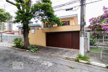 Casa à venda com 350m², 5 quartos e 4 vagasFachada