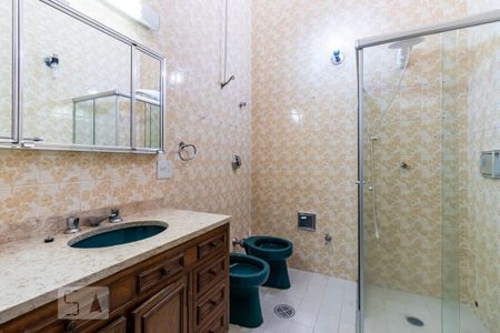 Casa à venda com 350m², 5 quartos e 4 vagas2o. Andar - Banheiro da Suíte 2