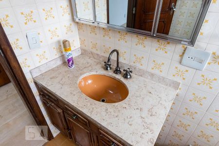 Casa à venda com 350m², 5 quartos e 4 vagas2o. Andar - Banheiro da Suíte 1