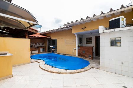 Casa à venda com 350m², 5 quartos e 4 vagasFundos - Piscina e Churrasqueira