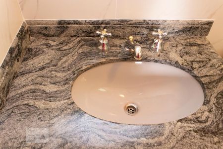 Apartamento à venda com 82m², 3 quartos e 3 vagasBanheiro Suíte - Torneira