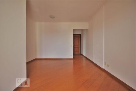 Sala de apartamento para alugar com 3 quartos, 77m² em Vila Sônia, São Paulo