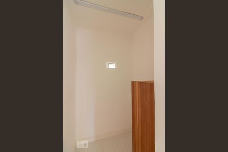 Closet Suíte de apartamento para alugar com 2 quartos, 74m² em Vila Olímpia, São Paulo