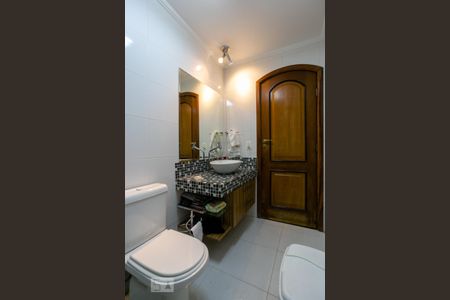 Casa à venda com 400m², 4 quartos e 8 vagas Casa à venda com 400m², 4 quartos e 8 vagasBanheiro social