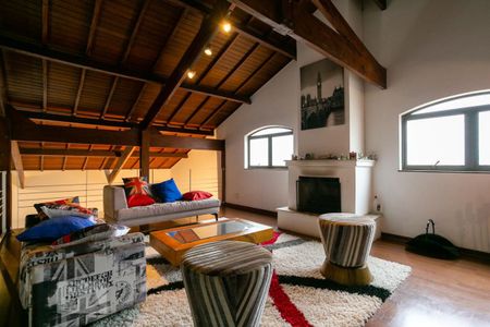 Casa à venda com 400m², 4 quartos e 8 vagas Casa à venda com 400m², 4 quartos e 8 vagasSala da lareira