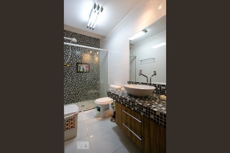 Casa à venda com 400m², 4 quartos e 8 vagas Casa à venda com 400m², 4 quartos e 8 vagasBanheiro social