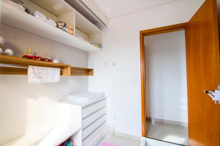 Apartamento à venda com 106m², 2 quartos e 2 vagasQuarto 2