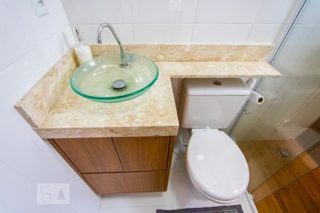 Apartamento à venda com 106m², 2 quartos e 2 vagasBanheiro do quarto 1