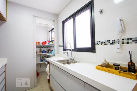 Apartamento à venda com 106m², 2 quartos e 2 vagasCozinha