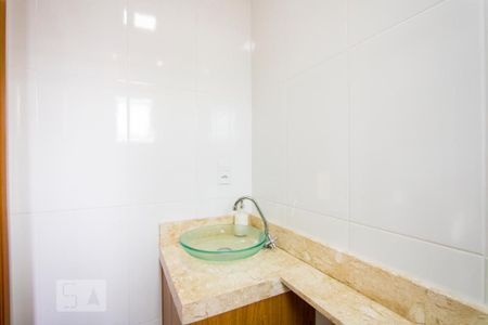 Apartamento à venda com 106m², 2 quartos e 2 vagasBanheiro do quarto 1