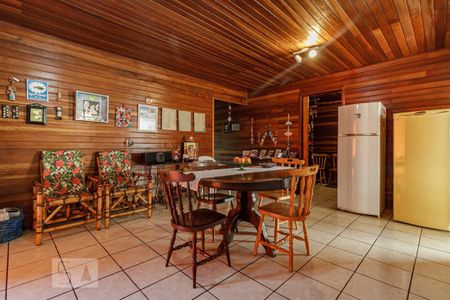 Casa à venda com 107m², 4 quartos e 1 vaga Casa à venda com 107m², 4 quartos e 1 vagaCozinha