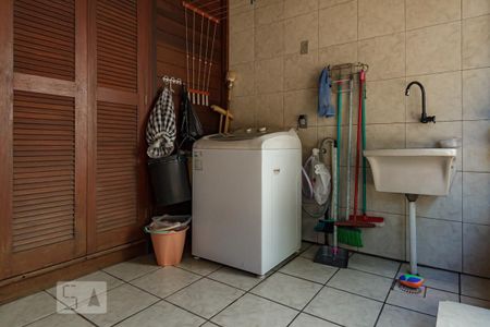 Casa à venda com 107m², 4 quartos e 1 vaga Casa à venda com 107m², 4 quartos e 1 vagaLavanderia