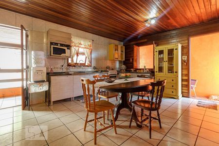 Casa à venda com 107m², 4 quartos e 1 vaga Casa à venda com 107m², 4 quartos e 1 vagaCozinha