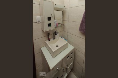 Casa de condomínio à venda com 204m², 6 quartos e 1 vaga Casa de condomínio à venda com 204m², 6 quartos e 1 vagaBanheiro