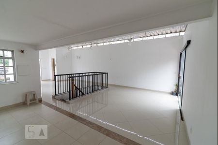 Casa à venda com 273m², 3 quartos e 1 vaga Casa à venda com 273m², 3 quartos e 1 vagaTerraço