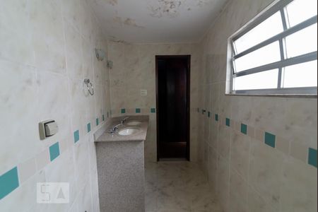 Casa à venda com 273m², 3 quartos e 1 vaga Casa à venda com 273m², 3 quartos e 1 vagaBanheiro da Suíte