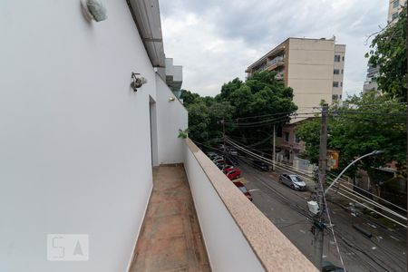 Casa à venda com 273m², 3 quartos e 1 vaga Casa à venda com 273m², 3 quartos e 1 vagaTerraço