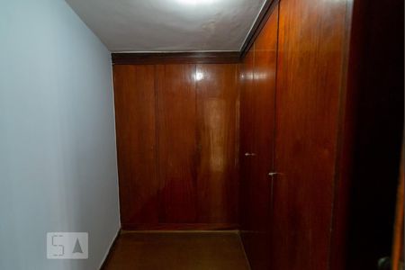 Casa à venda com 273m², 3 quartos e 1 vaga Casa à venda com 273m², 3 quartos e 1 vagaCloset da Suíte