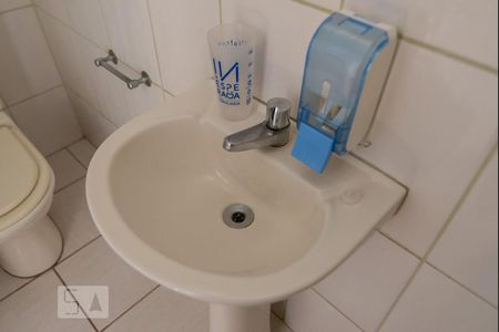 Casa à venda com 273m², 3 quartos e 1 vaga Casa à venda com 273m², 3 quartos e 1 vagaBanheiro 2