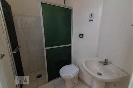 Casa à venda com 273m², 3 quartos e 1 vaga Casa à venda com 273m², 3 quartos e 1 vagaBanheiro de Serviço