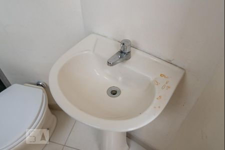 Casa à venda com 273m², 3 quartos e 1 vaga Casa à venda com 273m², 3 quartos e 1 vagaBanheiro de Serviço