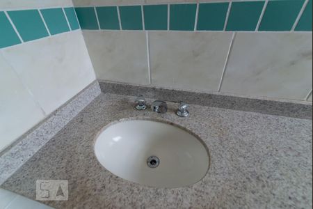 Casa à venda com 273m², 3 quartos e 1 vaga Casa à venda com 273m², 3 quartos e 1 vagaBanheiro 1