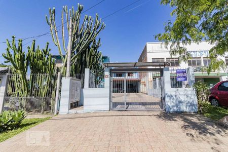 Casa à venda com 225m², 2 quartos e 2 vagasFachada