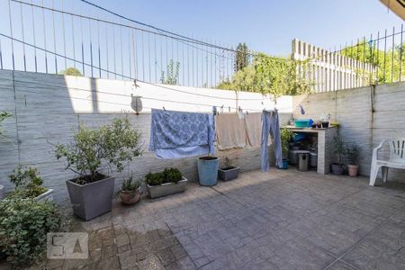 Casa à venda com 225m², 2 quartos e 2 vagasQuintal