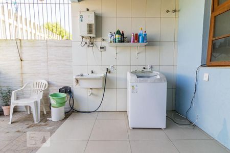 Casa à venda com 225m², 2 quartos e 2 vagasDetalhe da area de serviço