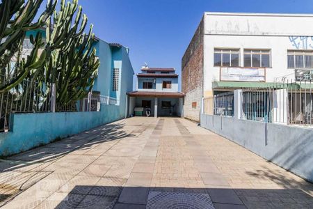 Casa à venda com 225m², 2 quartos e 2 vagasFachada