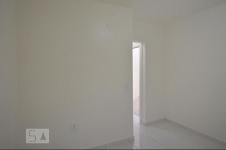 Quarto e área de serviço de apartamento para alugar com 1 quarto, 30m² em Alto da Mooca, São Paulo