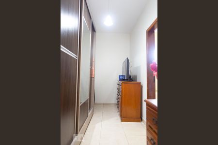Casa para alugar com 630m², 5 quartos e 4 vagasBanheiro Suite 4 - Closet