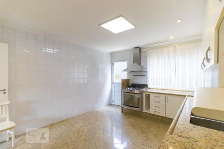 Casa à venda com 380m², 3 quartos e 4 vagas Casa à venda com 380m², 3 quartos e 4 vagasCozinha