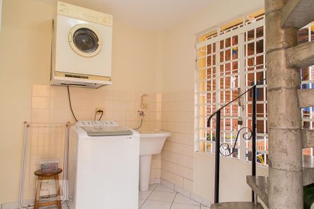 Casa à venda com 175m², 3 quartos e 2 vagas Casa à venda com 175m², 3 quartos e 2 vagasÁrea de serviço 2