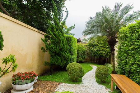 Casa à venda com 175m², 3 quartos e 2 vagas Casa à venda com 175m², 3 quartos e 2 vagasJardim