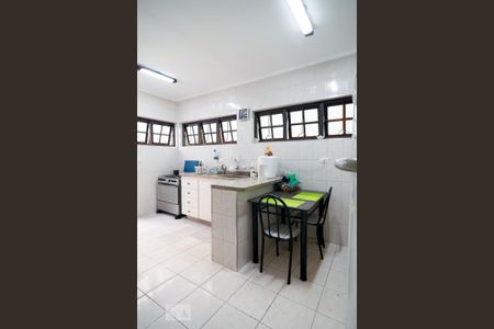 Casa à venda com 120m², 3 quartos e 3 vagas Casa à venda com 120m², 3 quartos e 3 vagasCozinha