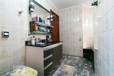 Casa à venda com 350m², 3 quartos e 4 vagasSuíte 1 - Banheiro