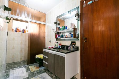 Casa à venda com 350m², 3 quartos e 4 vagasSuíte 1 - Banheiro
