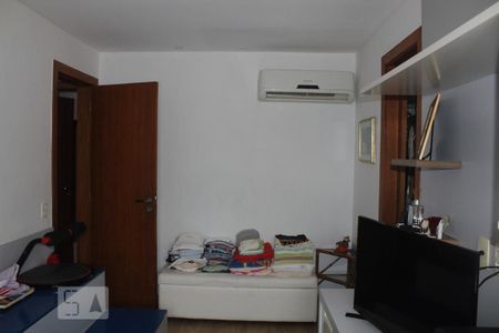 Apartamento à venda com 380m², 4 quartos e 3 vagasSuíte 2