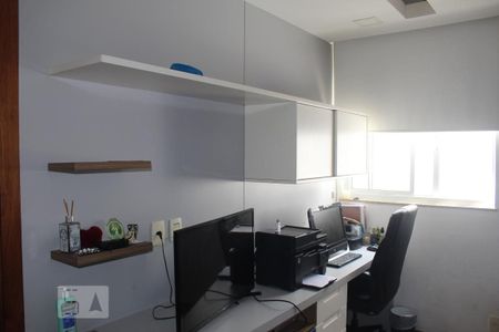 Apartamento à venda com 380m², 4 quartos e 3 vagasSuíte 2