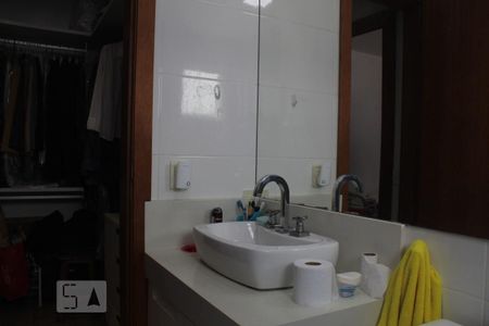 Apartamento à venda com 380m², 4 quartos e 3 vagasBanheiro - Suíte 2