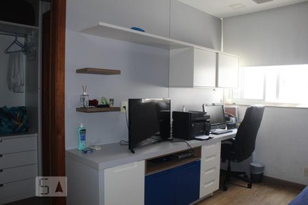 Apartamento à venda com 380m², 4 quartos e 3 vagasSuíte 2