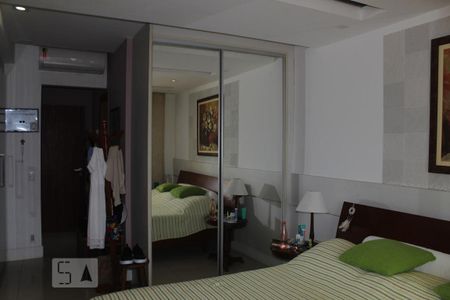 Apartamento à venda com 380m², 4 quartos e 3 vagasSuíte 1