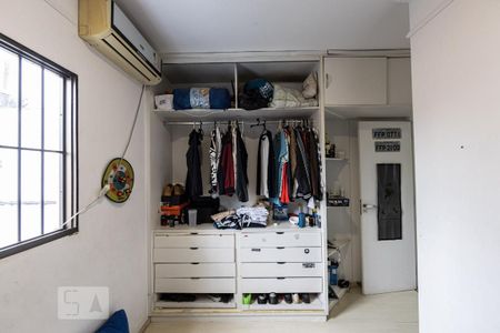 Casa de condomínio à venda com 220m², 3 quartos e 6 vagas Casa de condomínio à venda com 220m², 3 quartos e 6 vagasQuarto 3