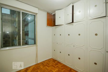 Quarto 1 de apartamento para alugar com 2 quartos, 55m² em Leme, Rio de Janeiro