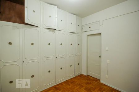 Quarto 1 de apartamento para alugar com 2 quartos, 55m² em Leme, Rio de Janeiro