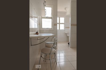 Apartamento para alugar com 135m², 3 quartos e 2 vagas Apartamento para alugar com 135m², 3 quartos e 2 vagasCozinha