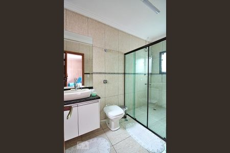 Casa à venda com 214m², 3 quartos e 2 vagasBanheiro do  Quarto 2 - Suíte