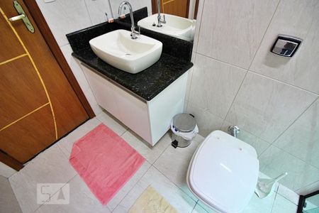 Casa à venda com 214m², 3 quartos e 2 vagasBanheiro Social