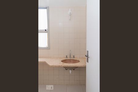 Apartamento à venda com 70m², 3 quartos e 1 vaga Apartamento à venda com 70m², 3 quartos e 1 vagaBanheiro da Suíte